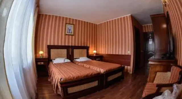 Hotel Select, Varaa Hotelli Hotellit Carpathians - Romania uima-altaalla, Uima-allas