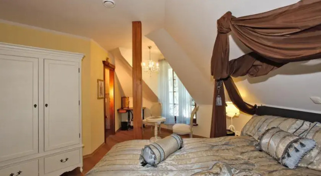 Burgschlösschen Brieselang, Buchen Sie Hotel Brieselang Brandenburg