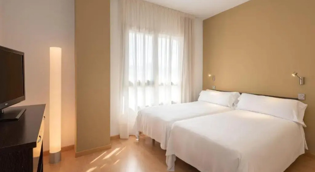 Номер Family Madrid Airport Suites, Affiliated by Meliá