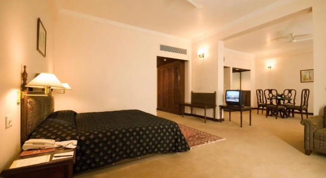 Люкс Hotel Express Residency-Jamnagar