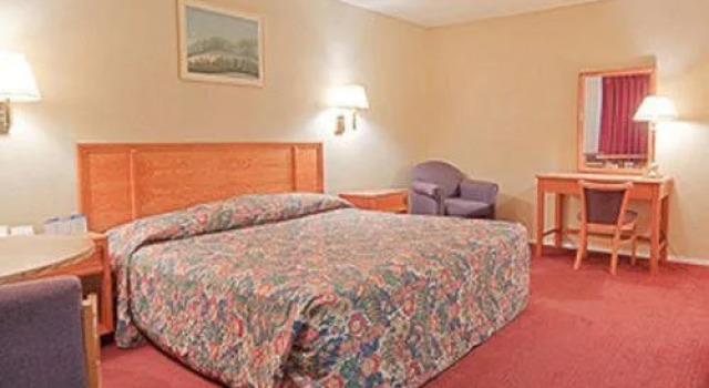 Kingsley Inn  Suites, Забронировать Отель Гарленд Dallas - Fort Worth Metropolitan Area