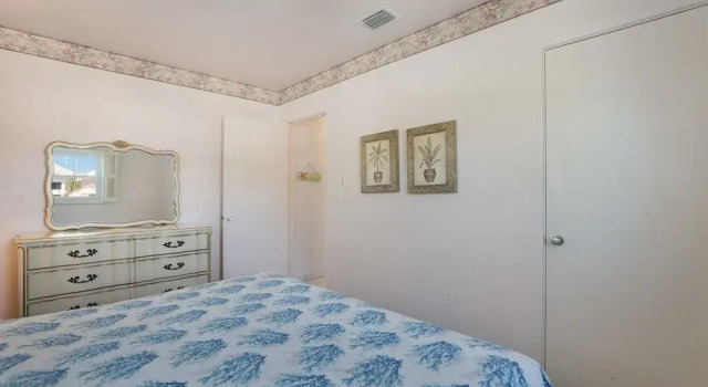 Ugly Tuna Down 1 Bedroom Cottage by RedAwning