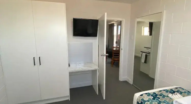 Апартаменты Hilltop Motel