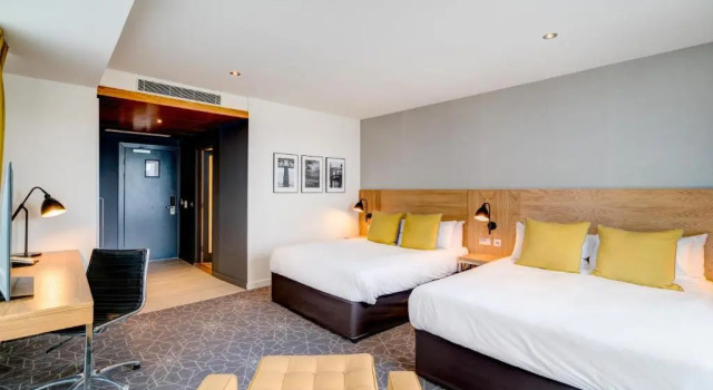Четырёхместный номер Standard Apex City Quay Hotel & Spa