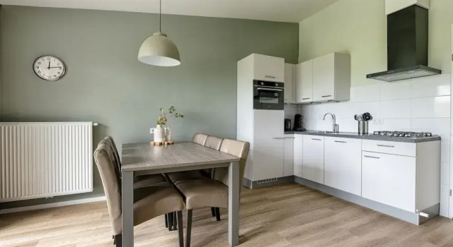 Коттедж Comfy Lodge with Microwave Oven near Beach