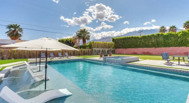 Коттедж Outdoor Entertainment: Palm Springs Group Escape