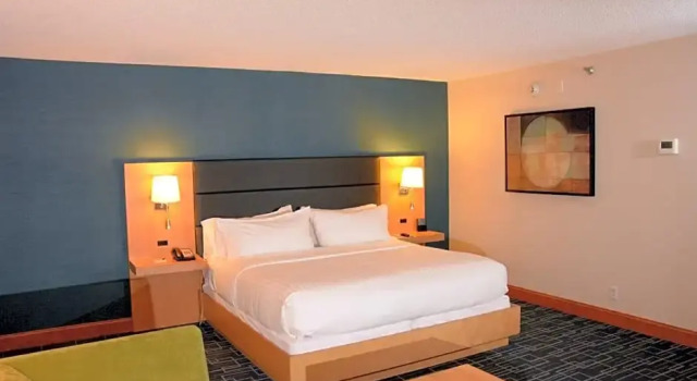 Люкс Holiday Inn Express Stamford