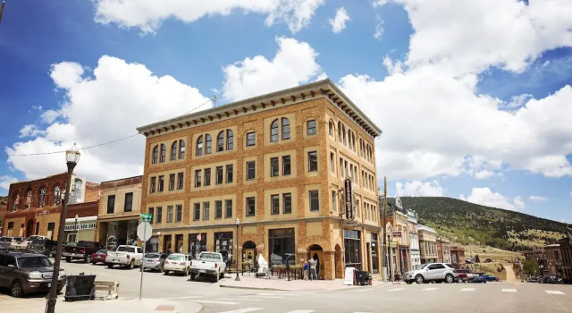 Victor Hotel, Book Hotel Hoteller i Victor med parkering, Parkering