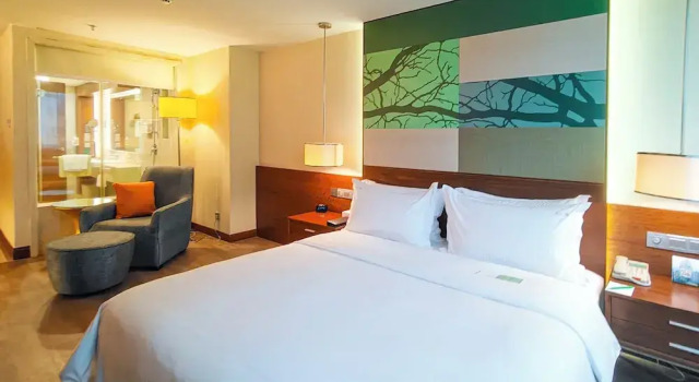 Номер Standard Holiday Inn Shenzhen Donghua by IHG