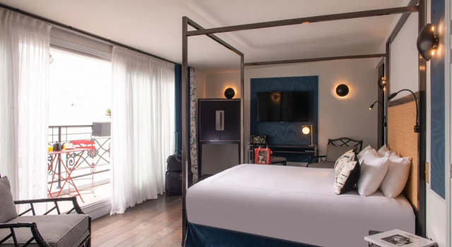 Люкс MomArt Hotel