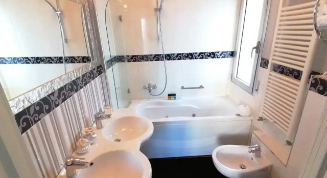 Полулюкс Hotel Nordic