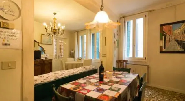 Venice San Marco Apartment, Забронировать Апартаменты/квартира Сан-Марко Венеция, рядом с Accademia Bridge