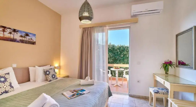 Апартаменты Цокольный этаж с балконом Solon Apartments Near Beach