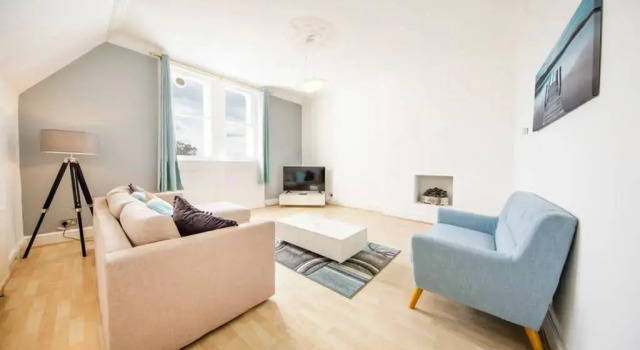 Clifton Spacious 3 Bed Apt & Parking - Simplycheckin, Забронировать Отель Клифтон Бристоль, рядом с Christ Church Clifton