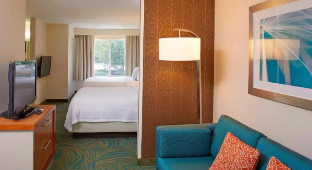 Четырёхместный люкс SpringHill Suites by Marriott Atlanta Six Flags