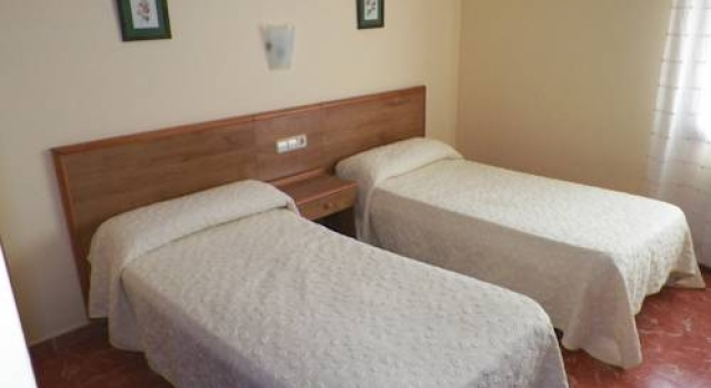 Hostal Xaraiba, Забронировать Отель Отели Санхенхо с парковкой, рядом с Пляж Silgar, Парковка