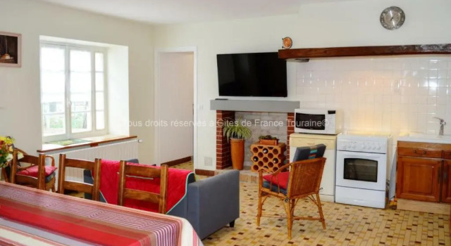 Gîte charmant près de la Loire avec WiFi et animaux admis - FR-1-381-503, Book Hotel  