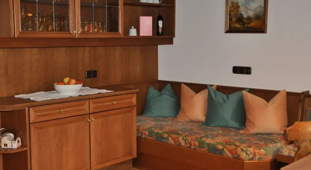 Modern Holiday Home in Fügen With Garden, Prenota Hotel Hotel a Tirolo con parcheggio, Parcheggio