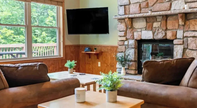 Coyote Cabin by Avantstay Hot Tub + Walk to Lake