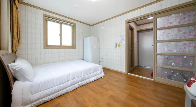 Samcheok Eoulim Pension, Boek Hotel Hotels in Gangwon-Do met parkeren, Parkeren