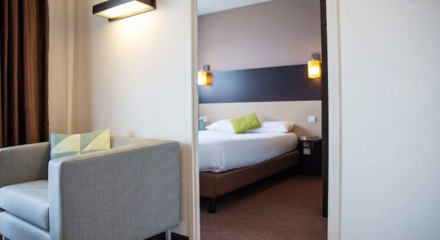 Zenitude Residences Toulouse : Le Domaine De Lardenne 3, Book Hotel Hotels in Haute-Garonne with a Pool, Swimming Pool