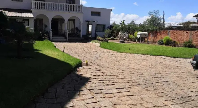 Faly Madagascar Tour, Забронировать Гостевой дом Гостевые дома Анцирабе, рядом с Asabotsy Market, Гостевой дом