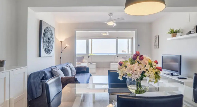 Eden Roc BeachFront Apartments, Забронировать Апартаменты/квартира Отели Марбелья с парковкой, рядом с Набережная Марбельи, Парковка