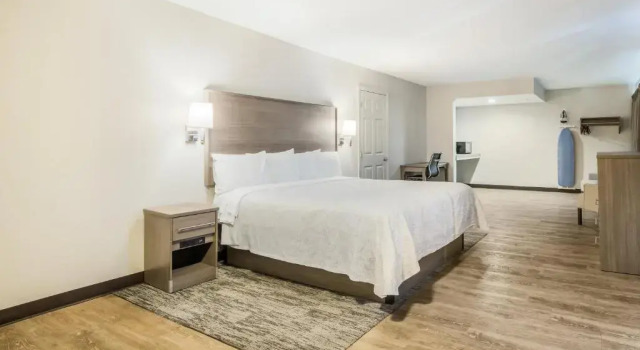 Семейный люкс Days Inn by Wyndham Chula Vista-San Diego