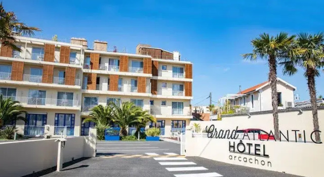 Семейный номер Standard с балконом Best Western Arcachon Le Port