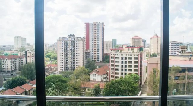 MODERN LIVING 2 BR NEAR YAYA - Gym & Pool, Забронировать Апартаменты/квартира Отели Найроби Каунти с бассейном, рядом с Торговый центр Yaya Centre, Бассейн