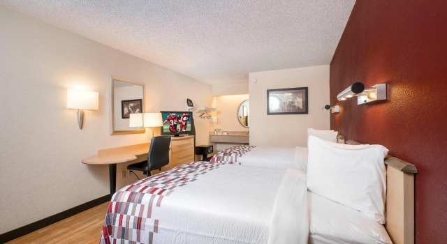 Четырёхместный номер Deluxe Red Roof Inn Cleveland - Independence