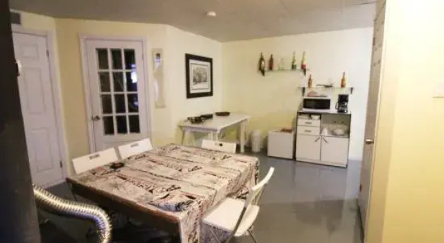 Номер Standard Room in Guest Room - Gandhi Very Large Room Decorated in Indian Style, Office Space and Sofa