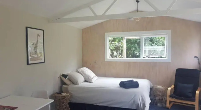 Beach Break Cabin - short walk to beach and cafes