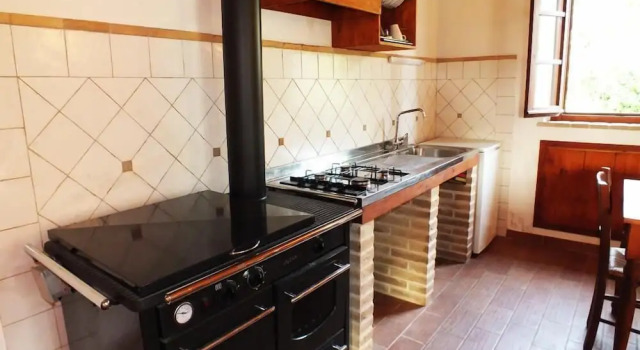 Шале с 2 комнатами с видом на сад Agriturismo La Casa della Lavanda - Il Rustico