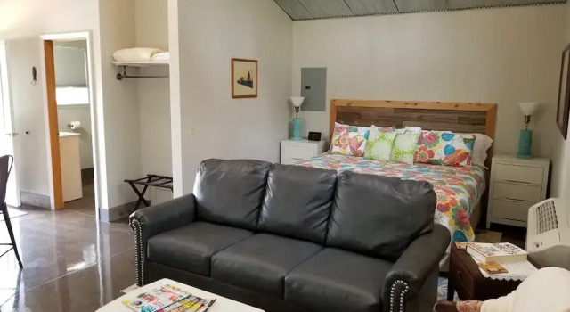 Коттедж Torch Bay Inn
