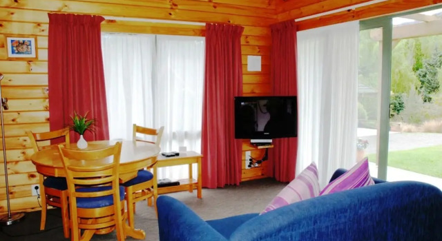 The Chalets Motel