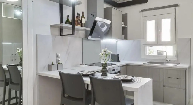 Modern Studio Ideal for Couples or Digital Nomads, Old Town Mytilene, Забронировать Отель Митилини 