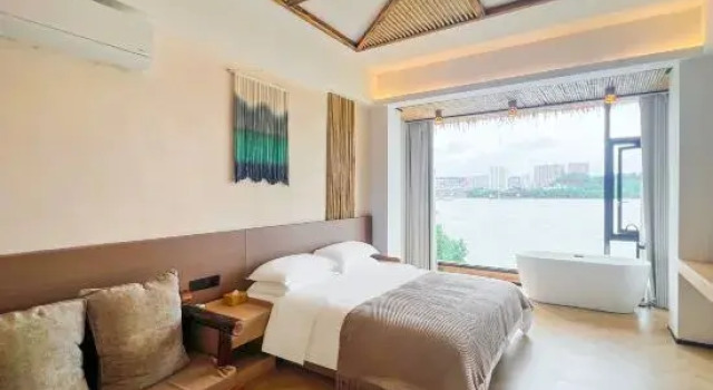 Люкс с видом на реку Xunpan Homestay