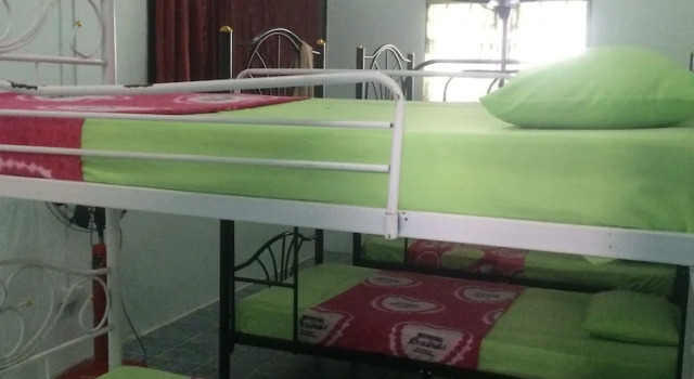 Кровать в общем номере Supreeya Guesthouse - Hostel