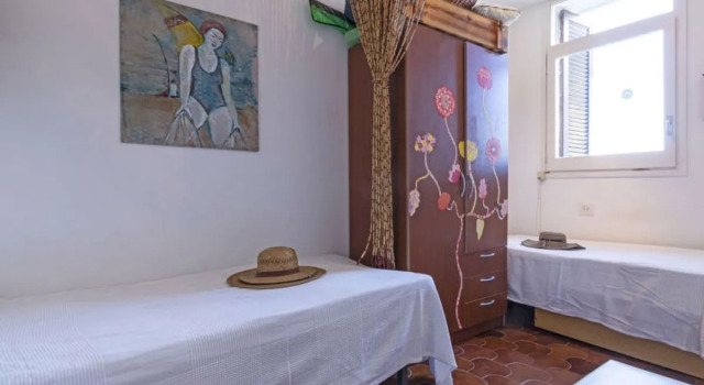 Apartment Ursula, Varaa Huoneisto Hotellit Tarragonès uima-altaalla, Uima-allas