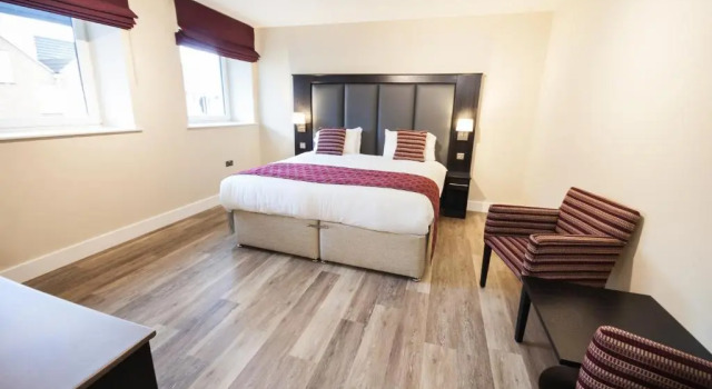 Студия Crown Lodge Hotel