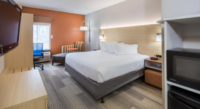 Номер Standard Holiday Inn Express Cedar Rapids - Collins Road by IHG