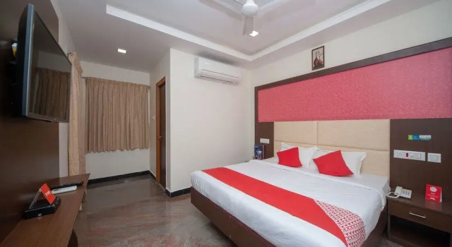 OYO 16595 Famous Residency, Varaa Hotelli Tiruchirapalli Tamil Nadu