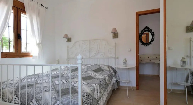 Spacious Villa With Private Pool and Stunning Views Near Iznájar, Book Villa Hoteller i Iznajar med pool, Swimmingpool
