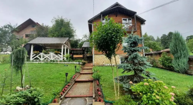 Carpathian manor, Prenota Hotel Hotel a Ivano-Frankovsk con piscina, Piscina