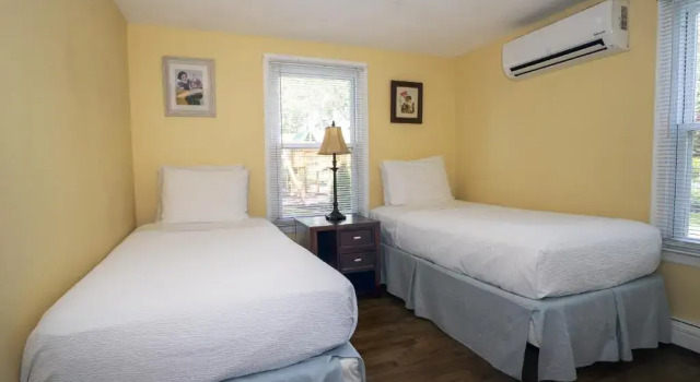 Коттедж с 2 комнатами Hamptons Vacation Inn