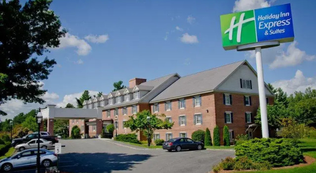 Люкс с видом на море Holiday Inn Express and Suites Merrimack - Nashua by IHG