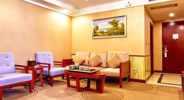 Kingdom Hotel, Rezerwuj Hotel Hotele w Mawei z parkingiem, Parking