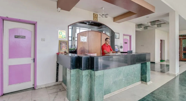 Oyo 60852 Hotel Residency Park