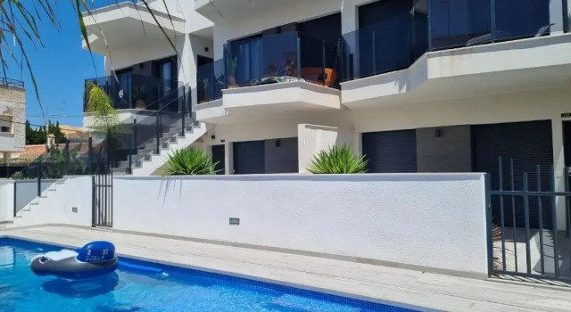 Luxe nieuwbouw appartement op 50m van de zee, Rezerwuj Apartament Hotele w Murcja z parkingiem, Parking